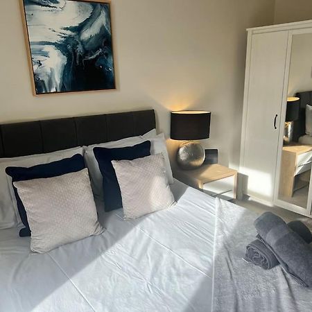 Beautiful Traditional Flat In The Center Of Largs. Esterno foto