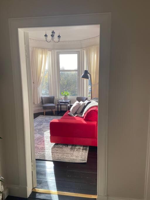 Beautiful Traditional Flat In The Center Of Largs. Esterno foto