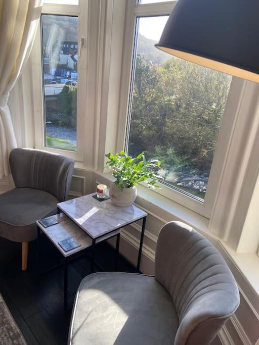 Beautiful Traditional Flat In The Center Of Largs. Esterno foto